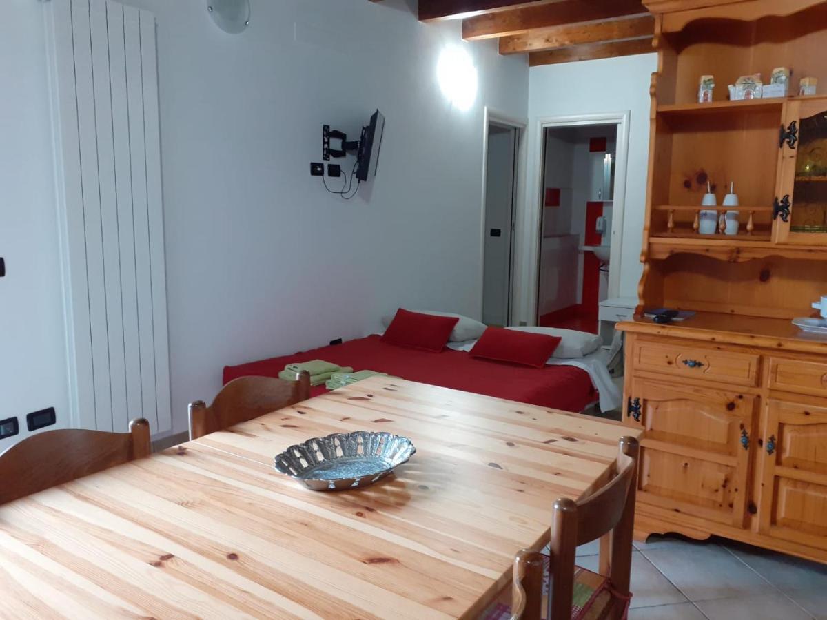 Agriturismo Cascina Lert Marone Eksteriør bilde